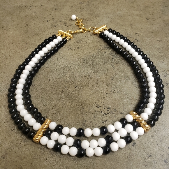 Monet 3 Strand Black & White Beaded Neckace vintage choker collar - Picture 1 of 9